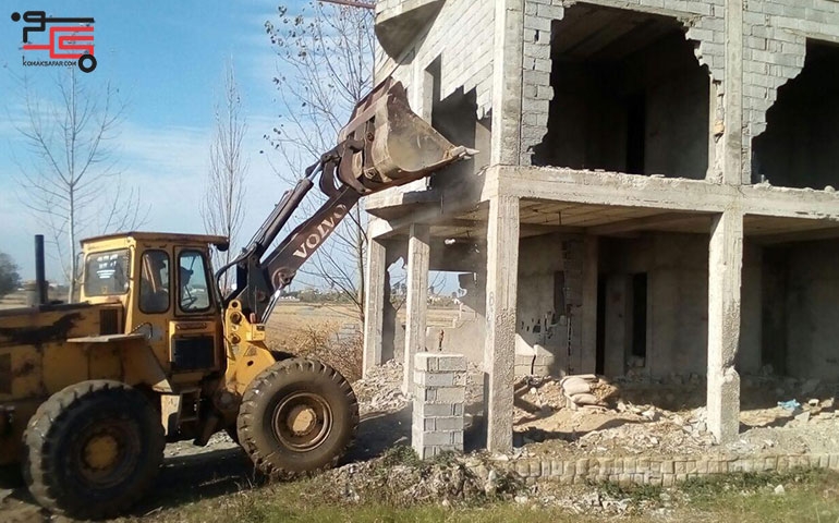 ۱۳ مورد ساخت و ساز غیرمجاز در اراضی کشاورزی کرج تخریب شد.