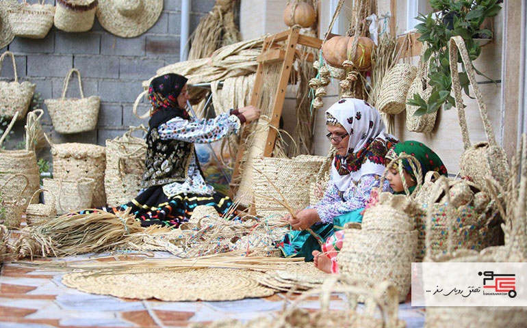 90% فعالان صنایع دستی دره‌ شهر را زنان تشکیل میدهند.