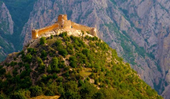 قلعه کنگلو، دژی مستحکم در میان کوه های البرز