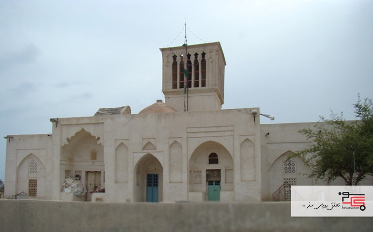 نقش کانون‌های فرهنگی مساجد در توسعه صنعت گردشگری بوشهر